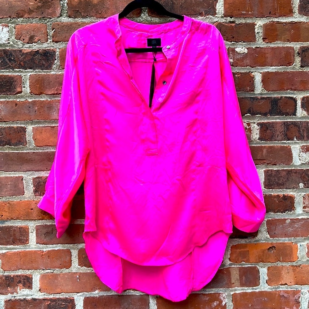 NWT Banana Republic Monogram Fuschia Silk Top Sz S